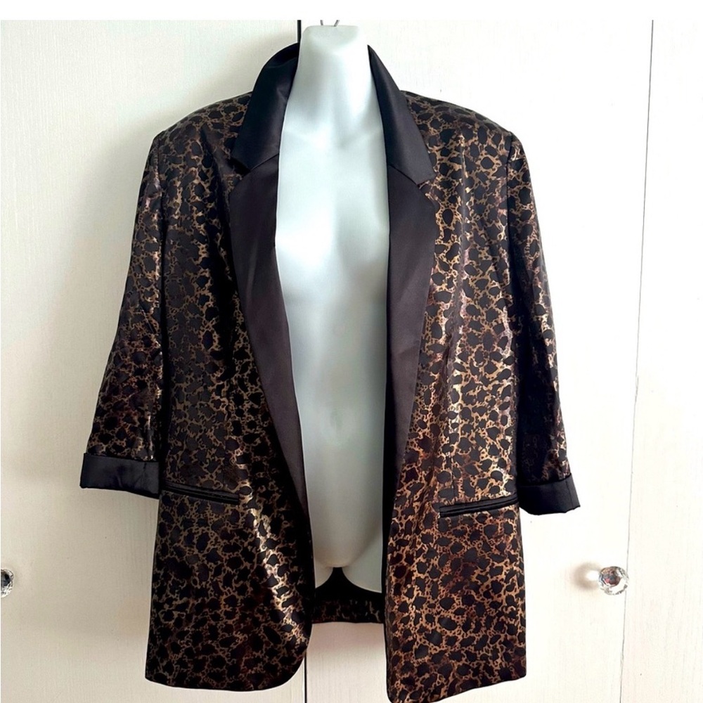 Peter Nygard Leopard Print Blazer with Black Accents - Picture 3 of 4